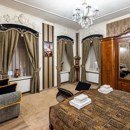 Classic Royal Apartment. Balcony And A/c Apartamento