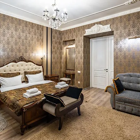 Classic Royal Apartment. Balcony And A/c