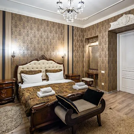 Апартаменты Classic Royal Apartment. Balcony And A/c *