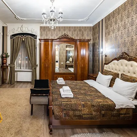 Classic Royal Apartment. Balcony And A/c Appartement Lviv