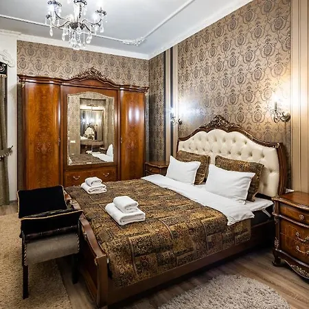 Daire Classic Royal Apartment. Balcony And A/c