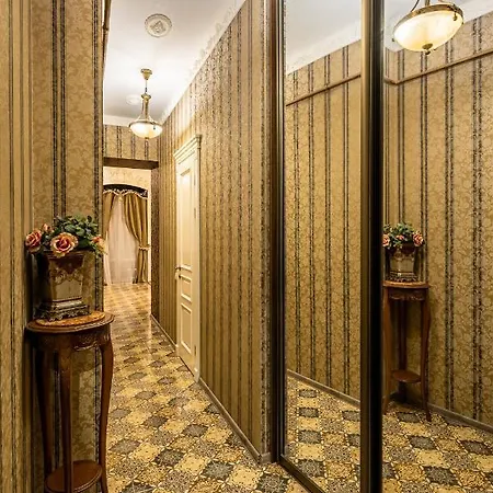 Classic Royal Apartment. Balcony And A/c Lviv