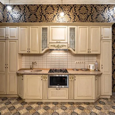 Classic Royal Apartment. Balcony And A/c Appartement Lviv