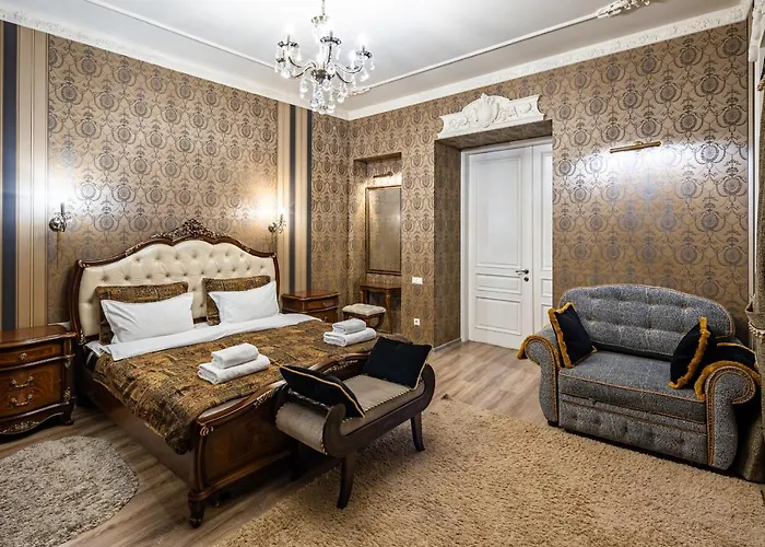 Classic Royal Apartment. Balcony And A/c