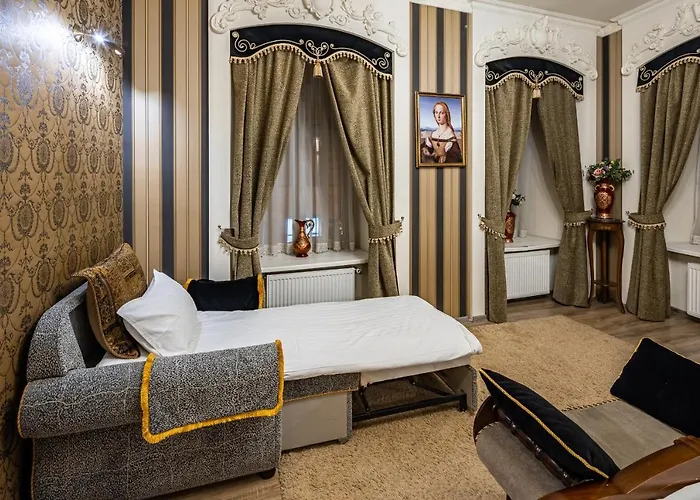 Classic Royal Apartment. Balcony And A/c * Lviv