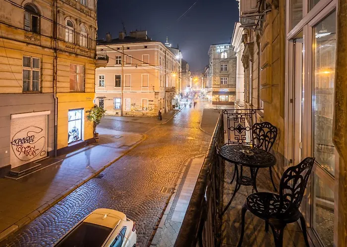 Classic Royal Apartment. Balcony And A/c